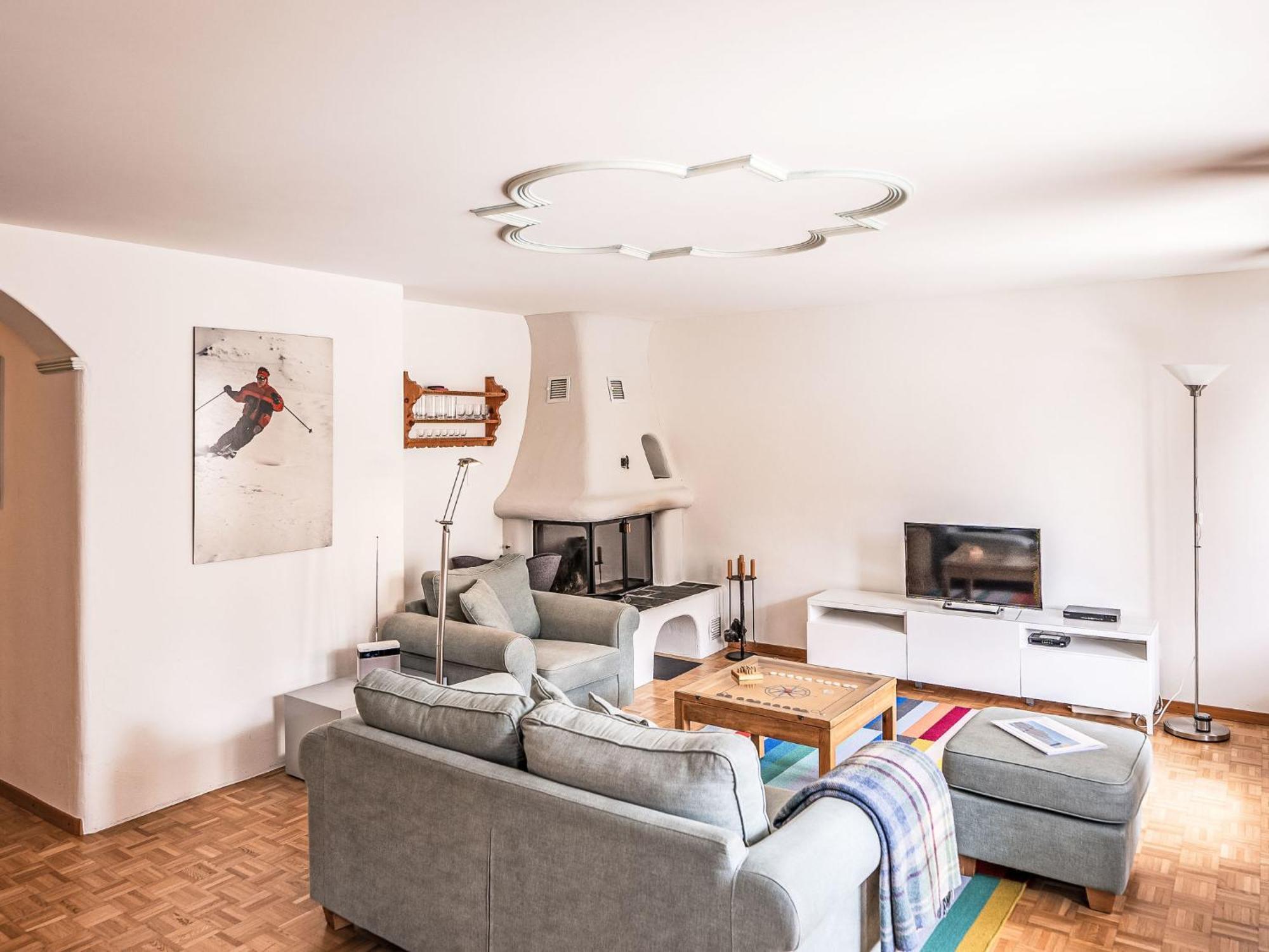 Apartment Chesa Mezzaun By Interhome 추오츠 외부 사진