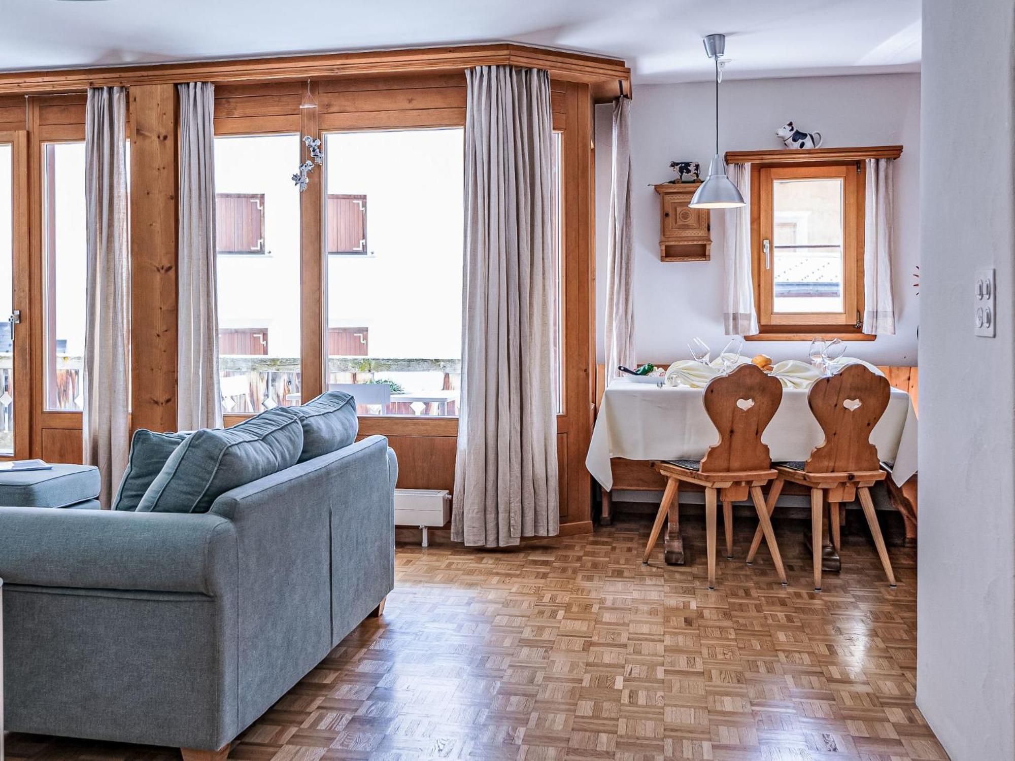 Apartment Chesa Mezzaun By Interhome 추오츠 외부 사진